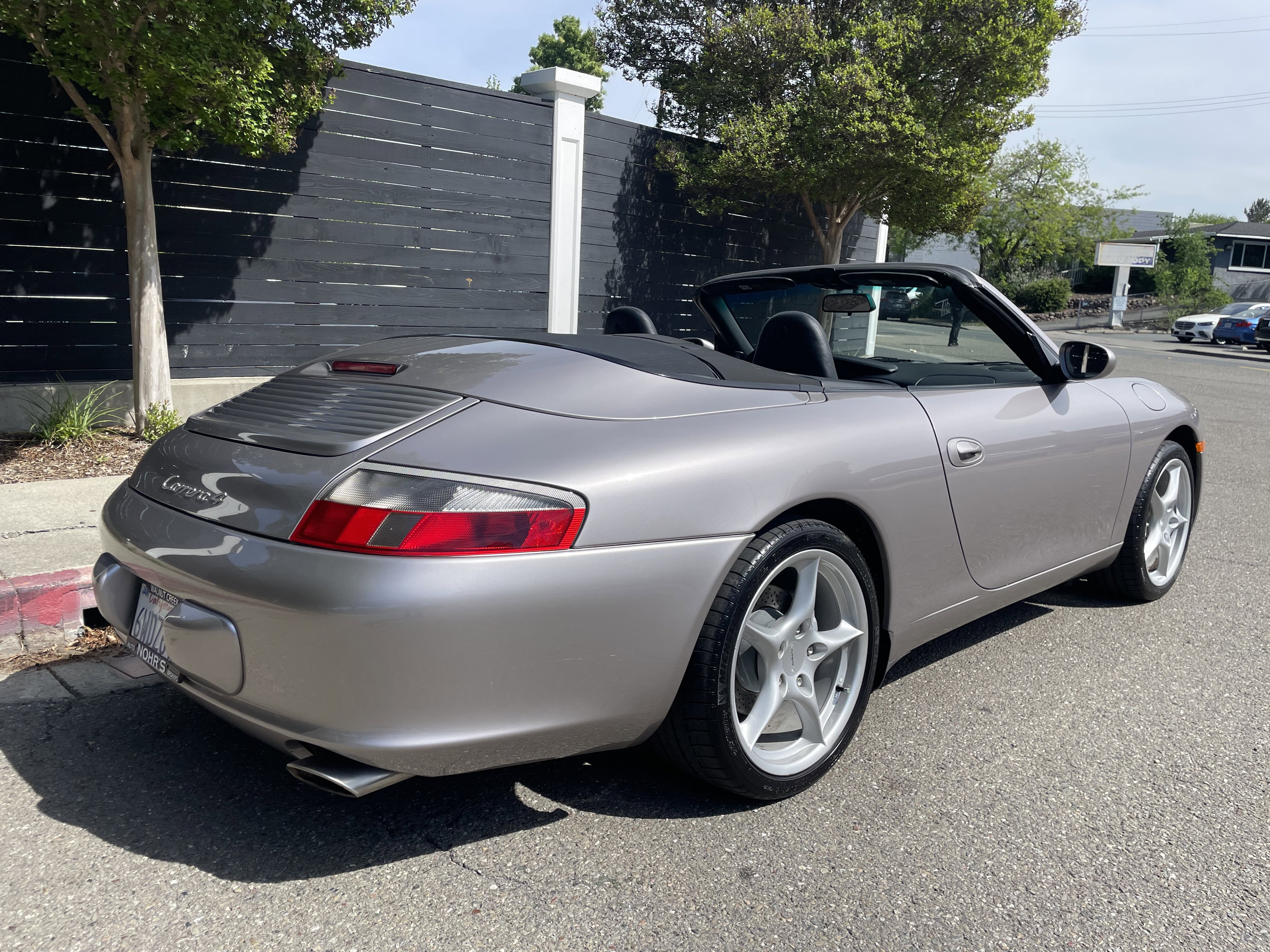 Used 2003 Porsche 911 Carrera 4 image 6