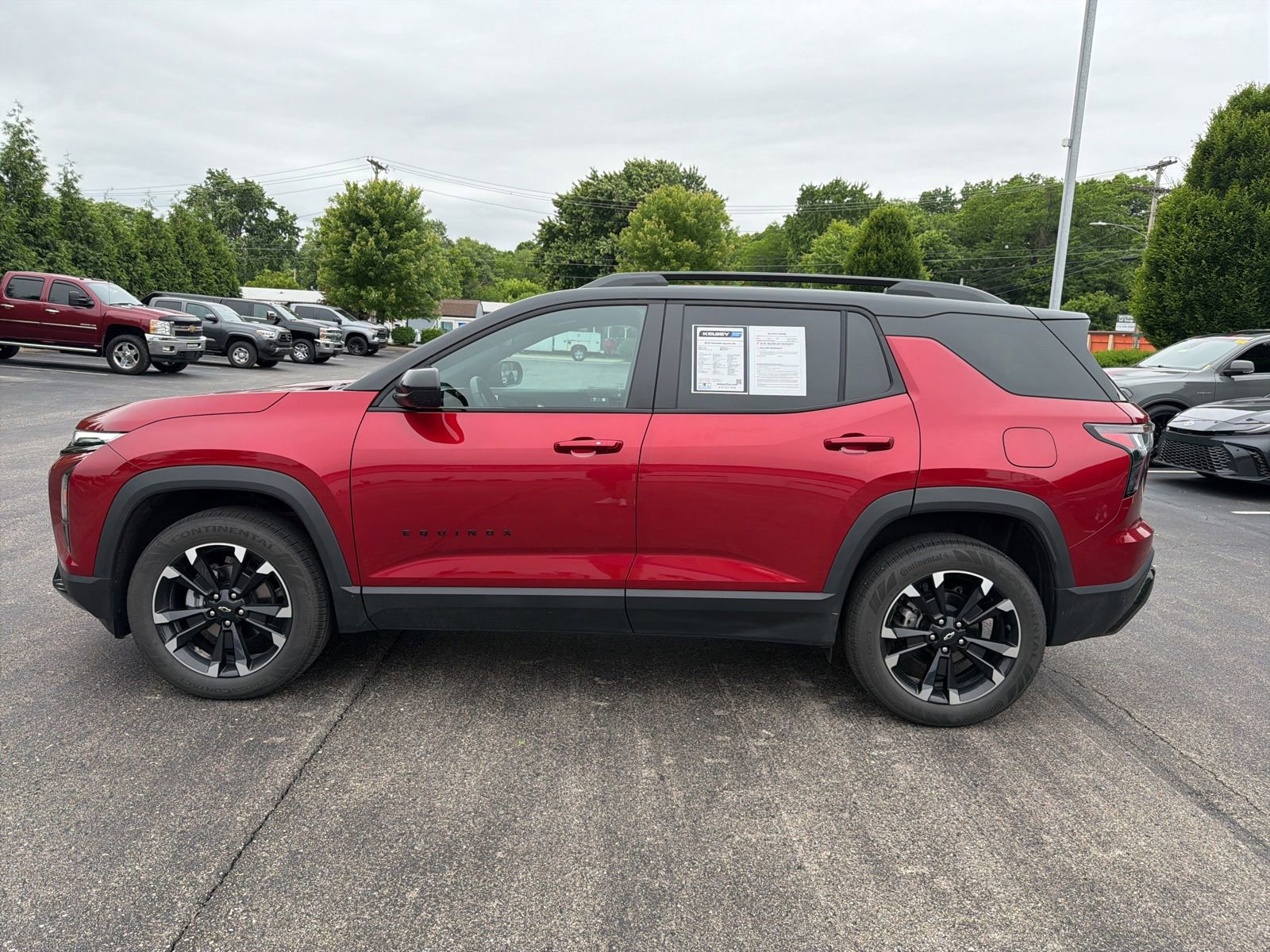 Used 2025 Chevrolet Equinox RS FWD image 2