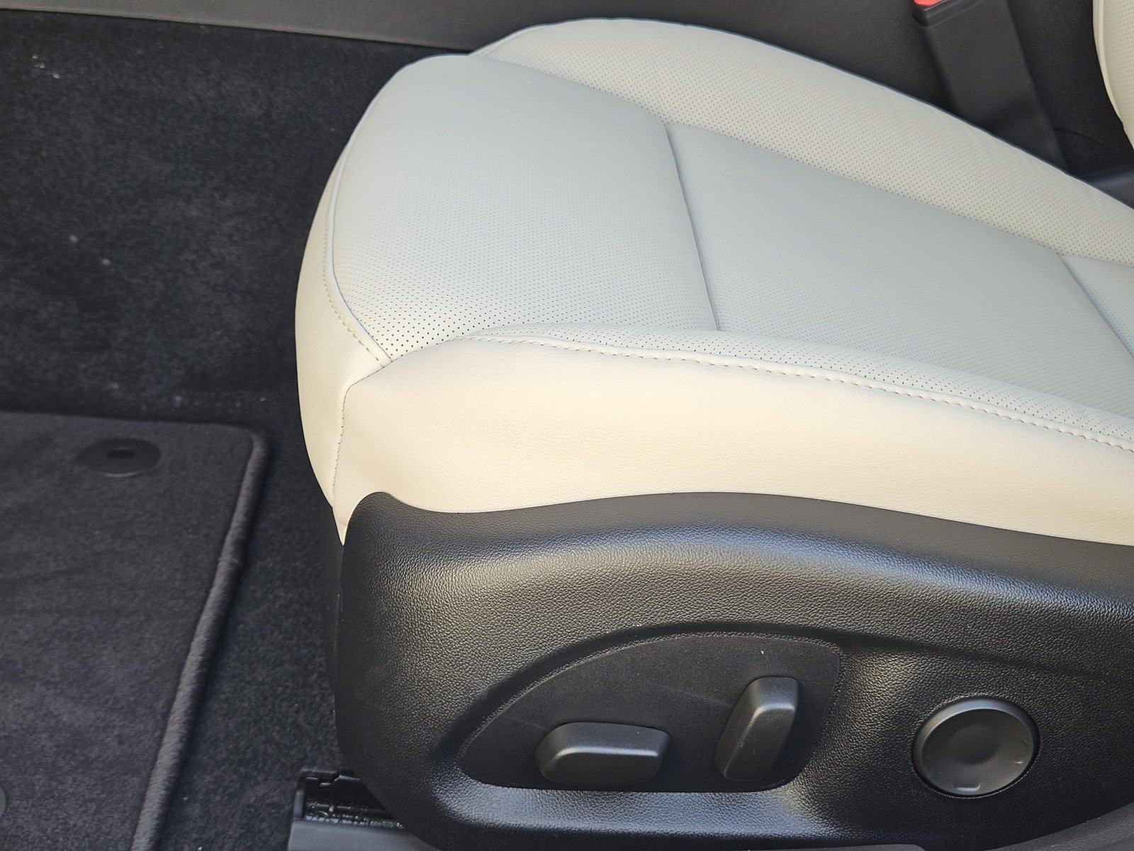 New 2026 Cadillac CT4 Premium Luxury RWD image 17