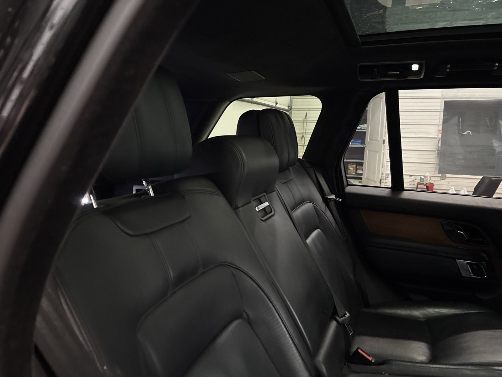 Used 2018 Land Rover Range Rover Autobiography image 34
