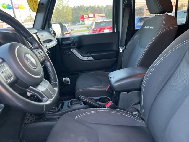 Used 2016 Jeep Wrangler Unlimited Rubicon w/ Connectivity Group AWD/4WD image 9