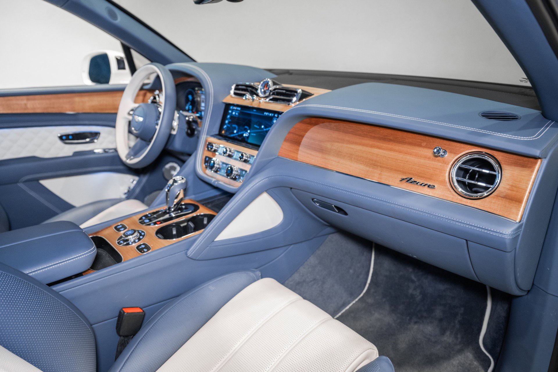 Used 2023 Bentley Bentayga image 4