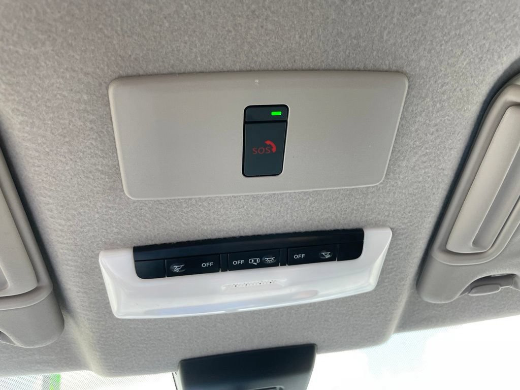 Used 2024 Nissan Kicks SV FWD image 36