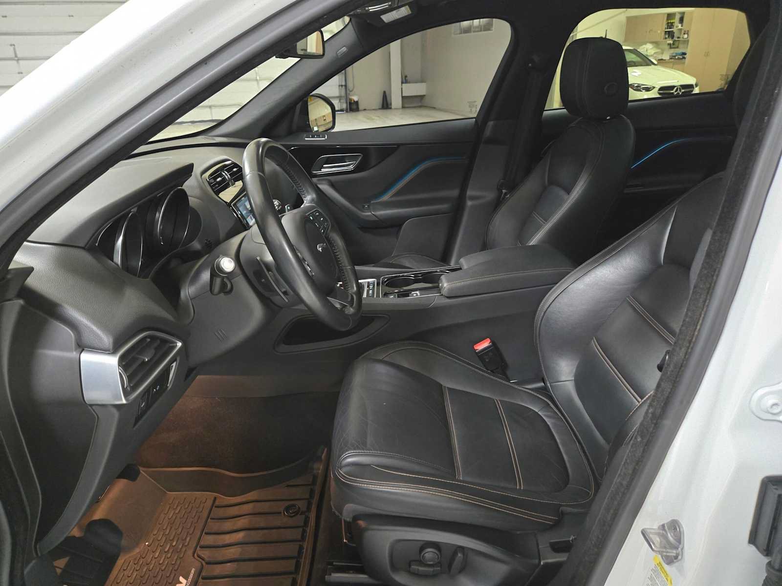 Used 2017 Jaguar F-PACE Prestige AWD/4WD image 20