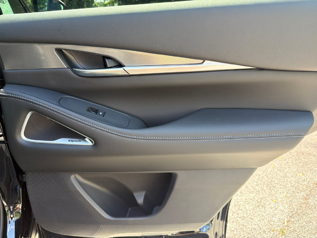 New 2027 INFINITI QX60 Luxe w/ Cargo Package FWD image 16