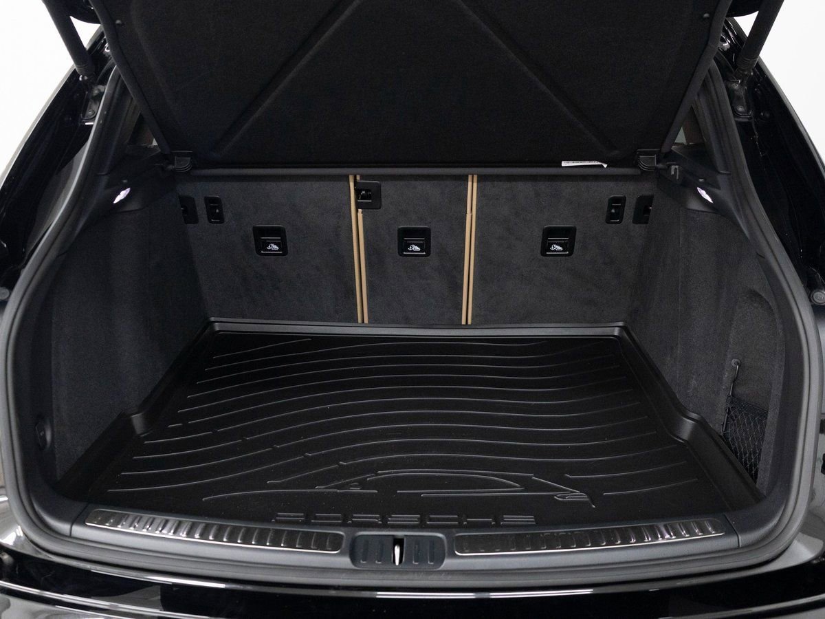 Certified 2025 Porsche Macan image 23