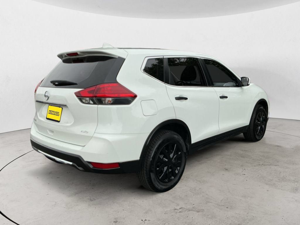 Used 2017 Nissan Rogue S AWD/4WD image 5
