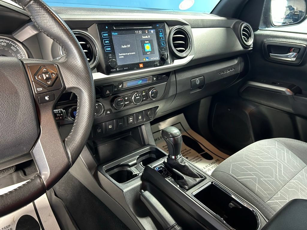 Used 2017 Toyota Tacoma TRD Off-Road AWD/4WD image 27