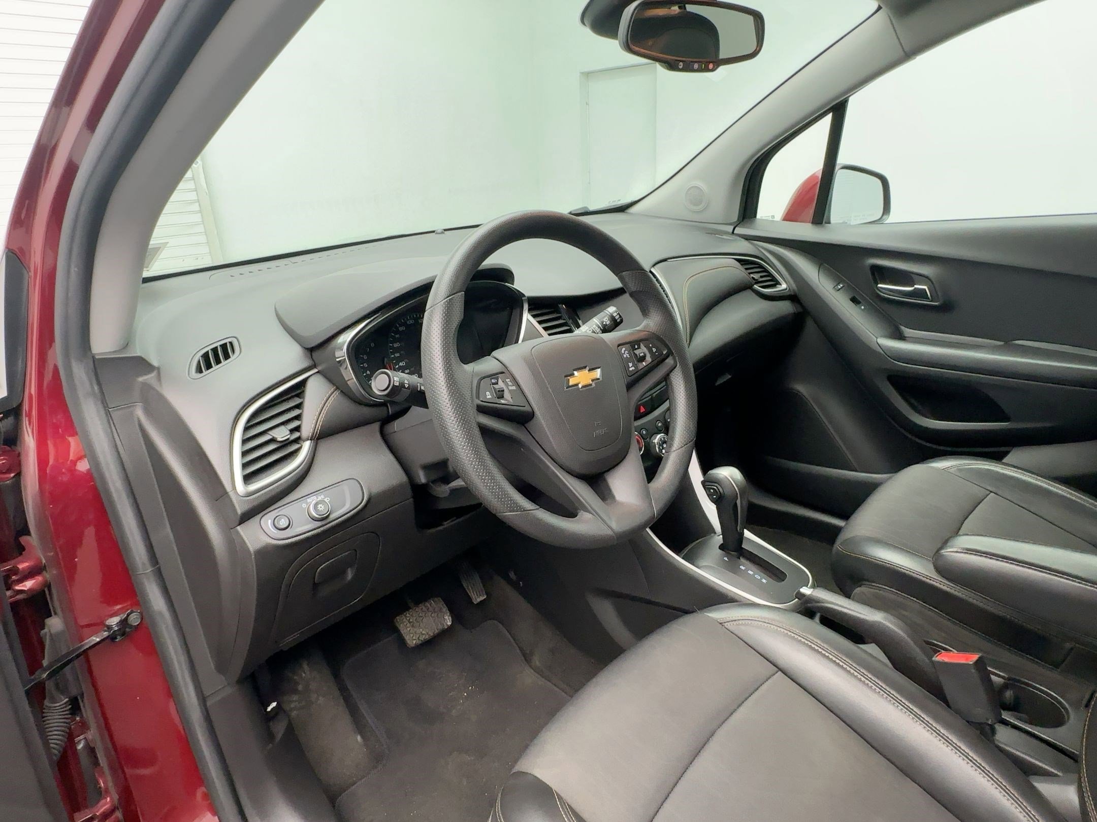 Certified 2021 Chevrolet Trax LT image 4