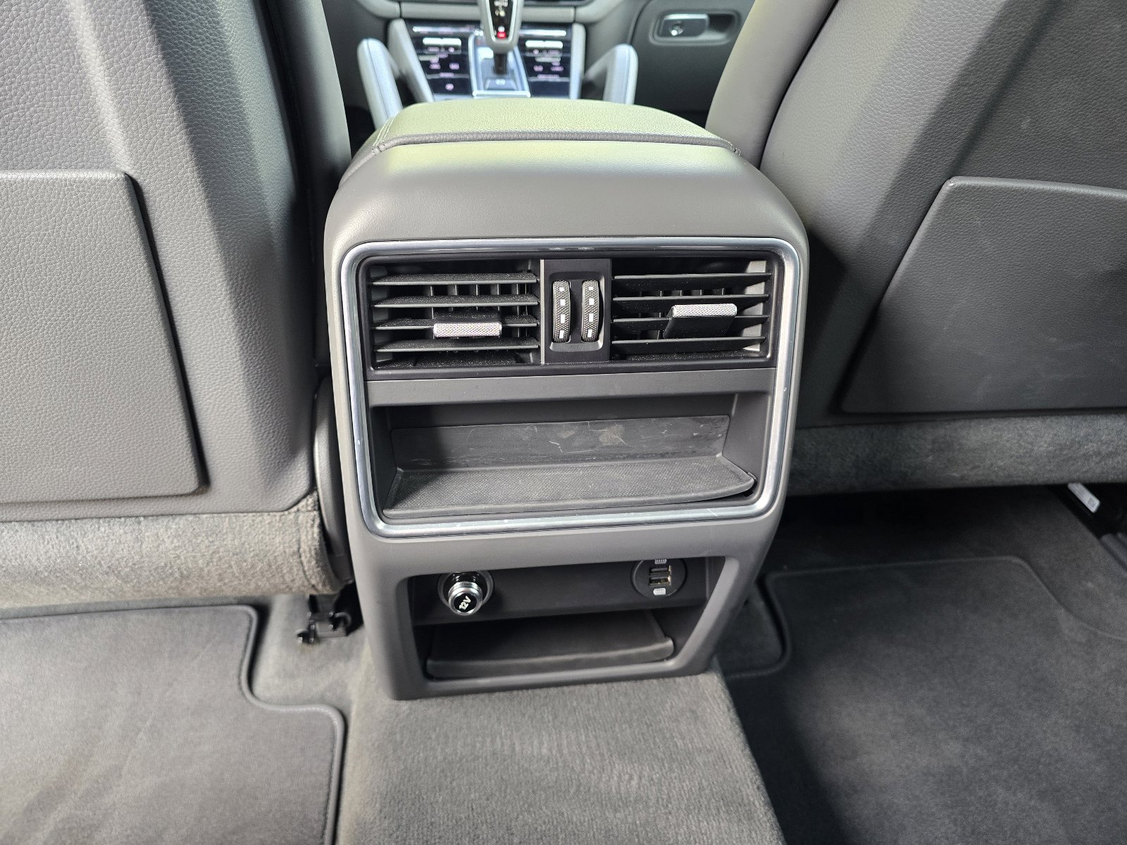 Used 2019 Porsche Cayenne image 24