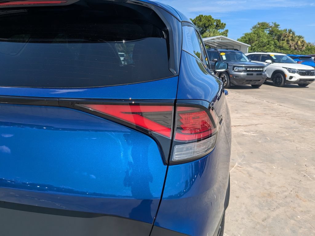 Certified 2023 Kia Sportage EX FWD image 11