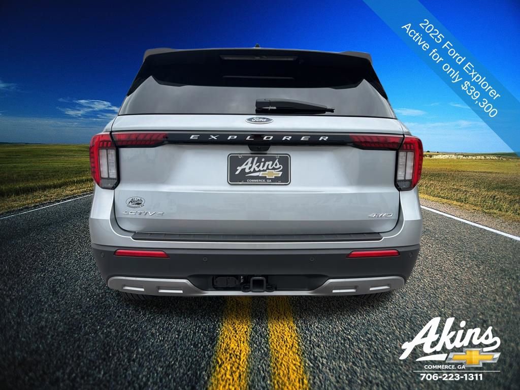 Used 2025 Ford Explorer Active w/ Active Comfort Package image 8
