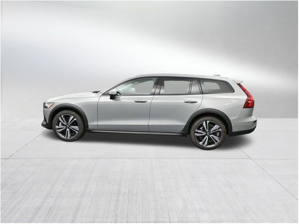New 2026 Volvo V60 B5 Cross Country Plus w/ Protection Package Premier AWD/4WD image 2