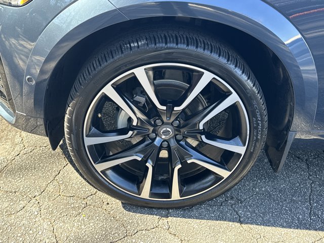 Used 2025 Volvo XC60 B5 Ultra w/ Protection Package Premier image 12