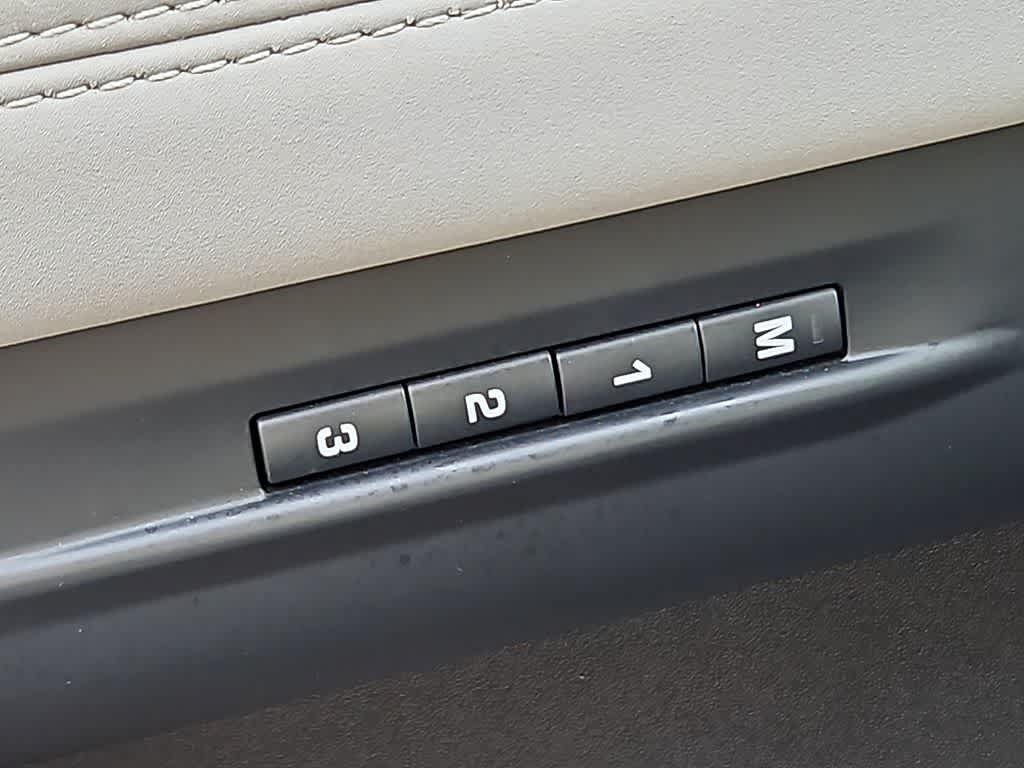 Used 2022 Land Rover Range Rover Evoque S AWD/4WD image 24
