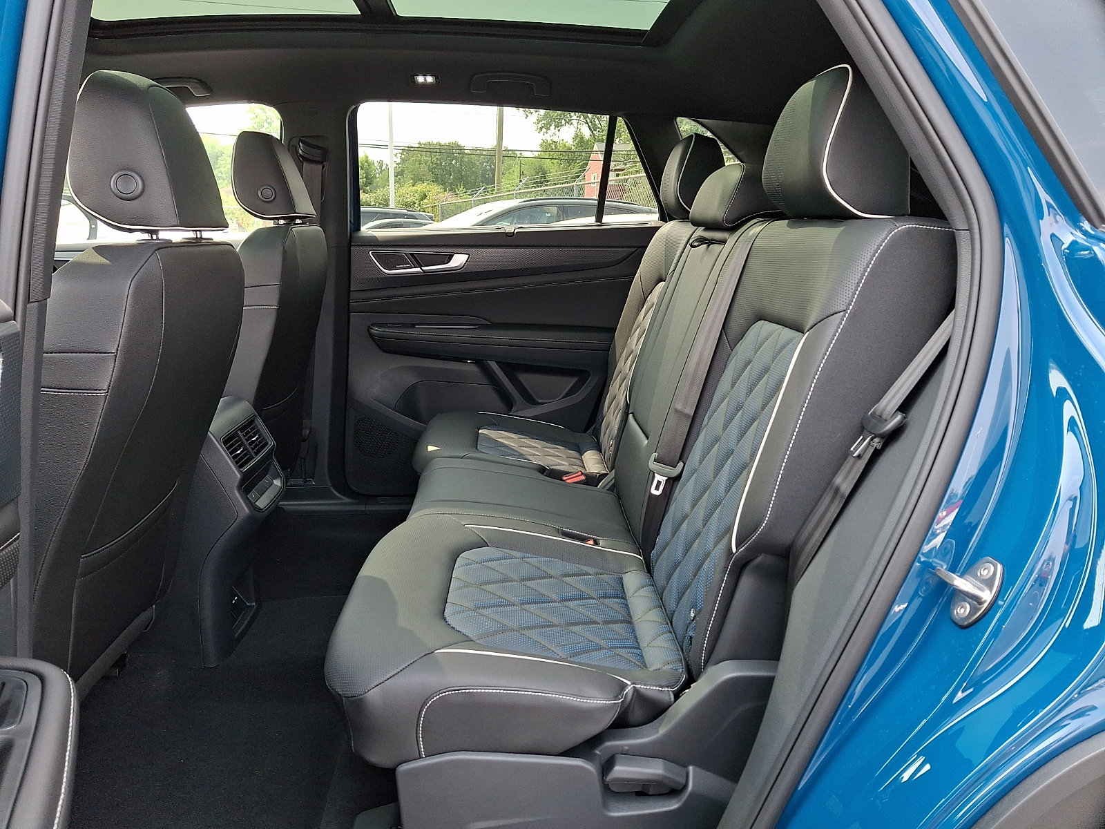 New 2026 Volkswagen Atlas Cross Sport SEL Premium R-Line AWD/4WD image 6