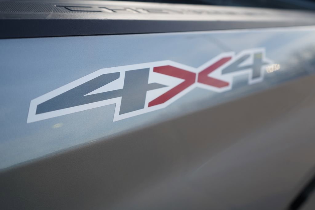 Used 2025 Chevrolet Silverado 1500 LT image 9