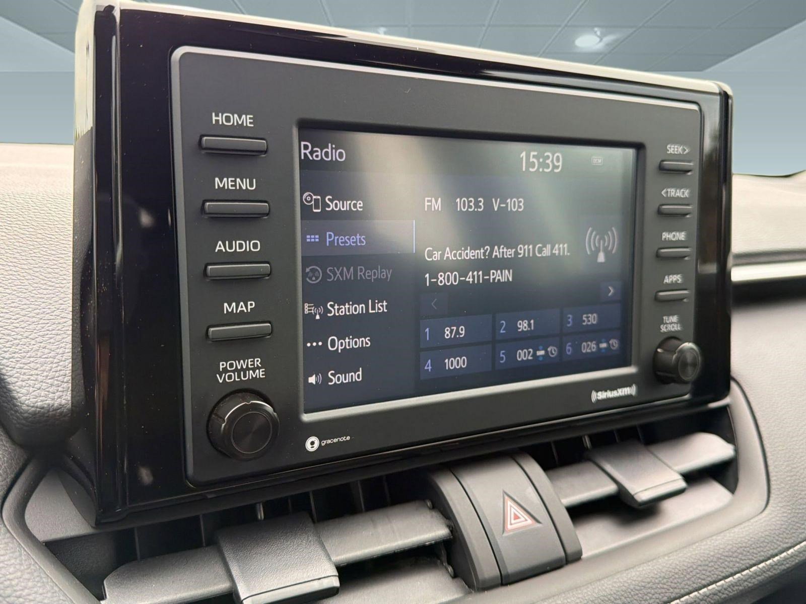 Used 2022 Toyota RAV4 LE image 21