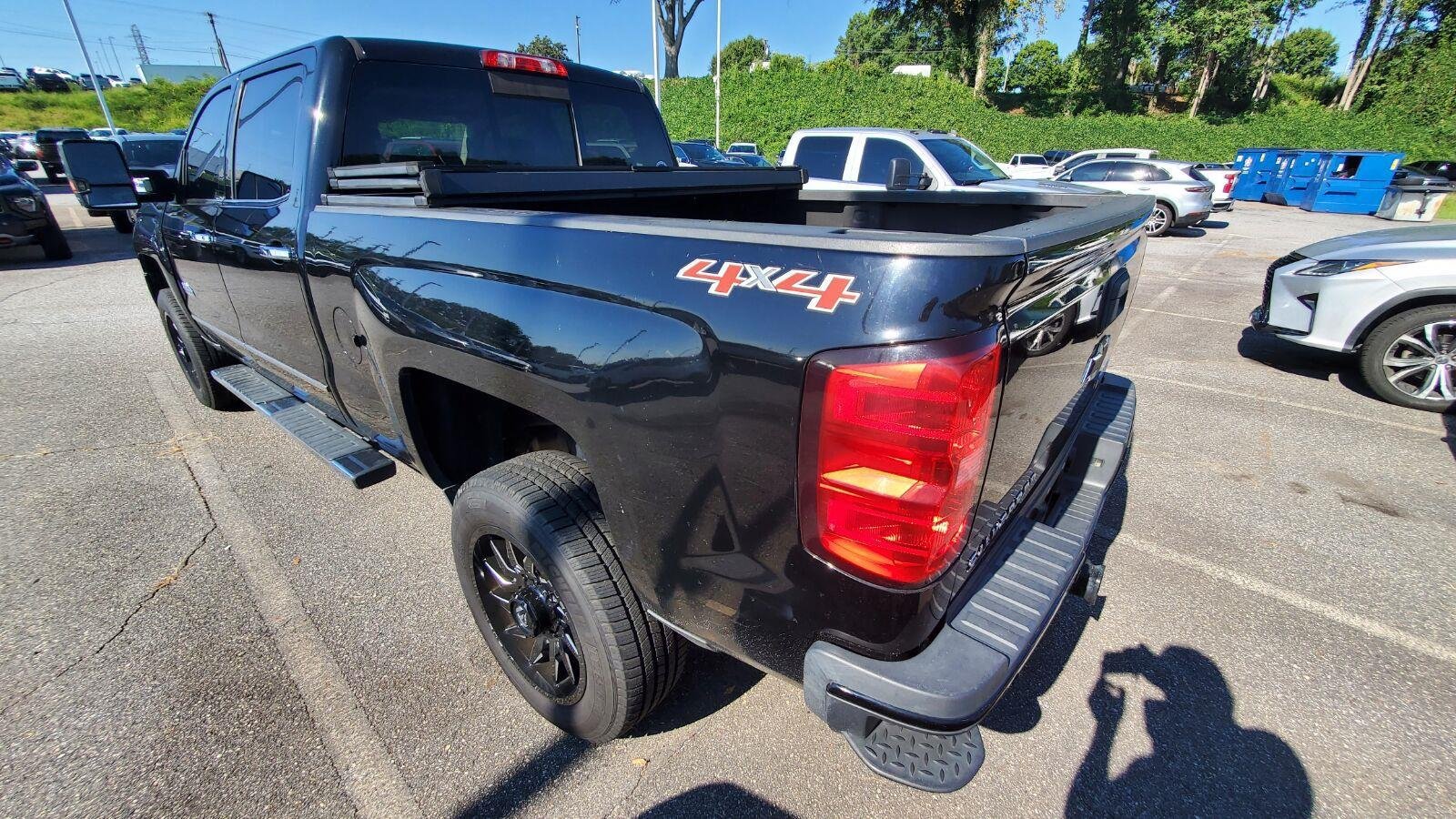 Used 2015 Chevrolet Silverado 2500 High Country w/ Duramax Plus Package AWD/4WD image 8