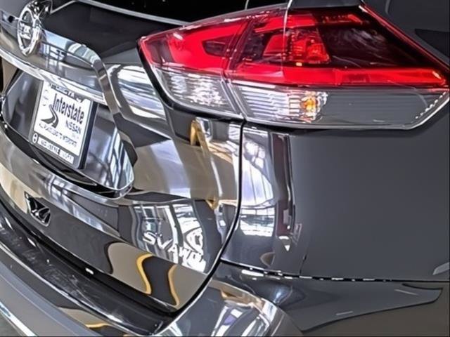 Used 2020 Nissan Rogue SV AWD/4WD image 14