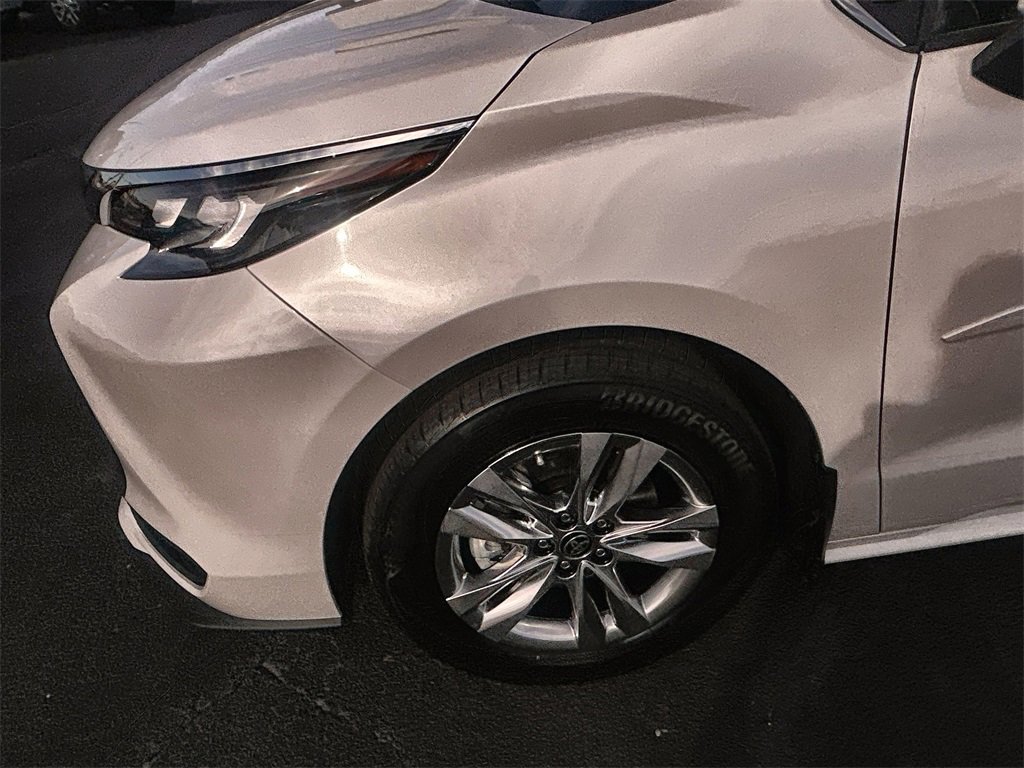 New 2025 Toyota Sienna XLE w/ XLE Plus Package image 9