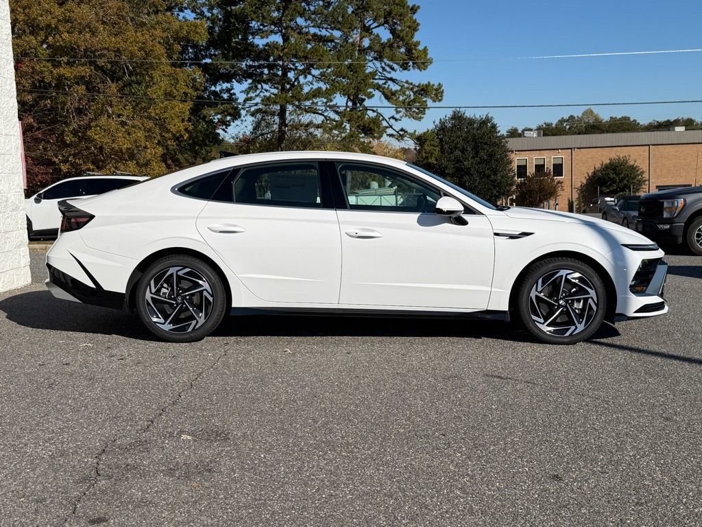 New 2026 Hyundai Sonata SEL FWD image 21