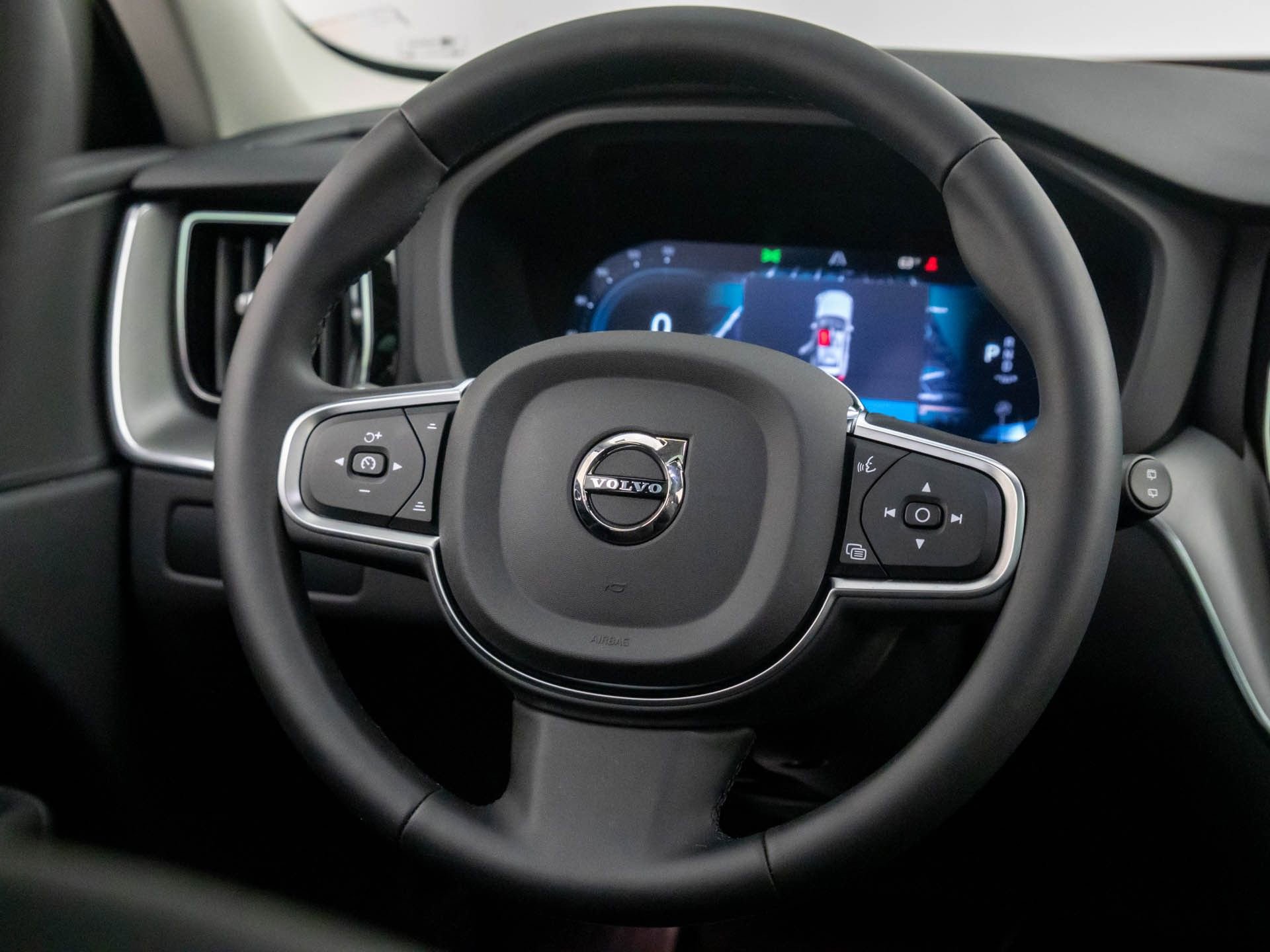 Used 2025 Volvo XC60 B5 Core w/ Protection Package Premier image 10