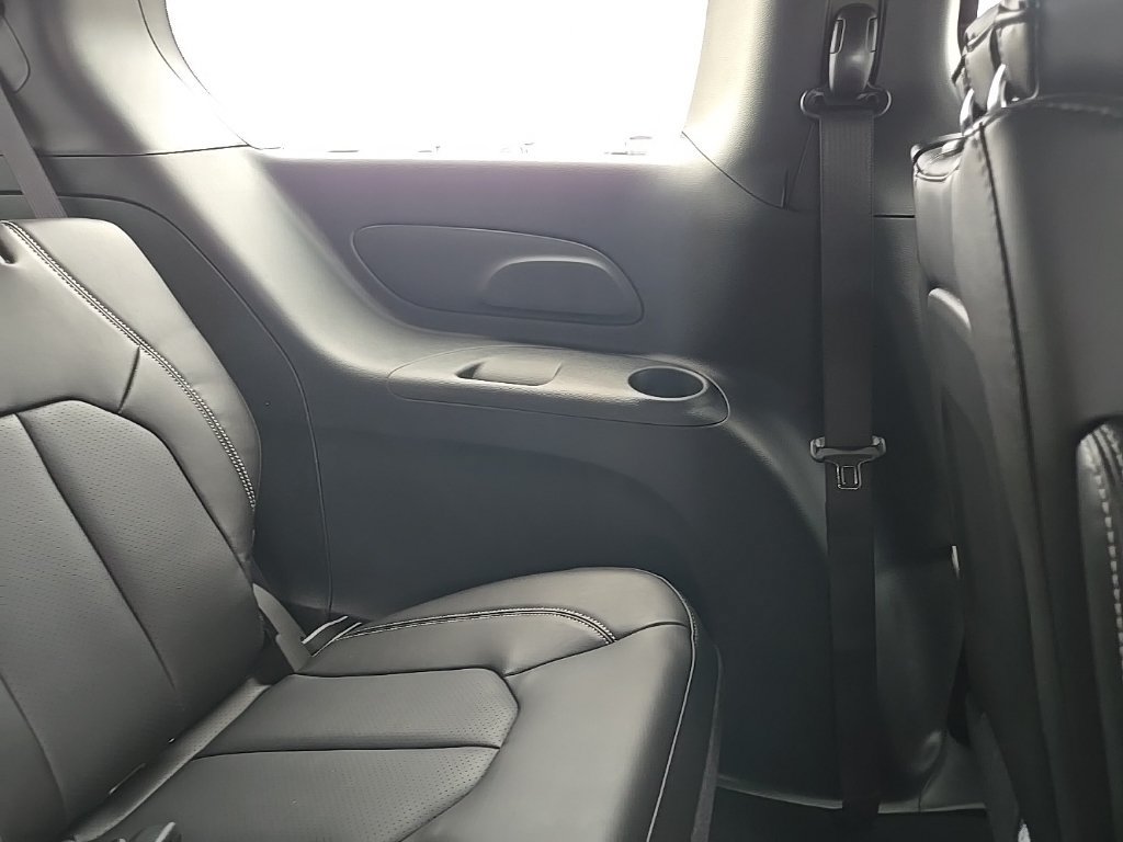 New 2026 Chrysler Pacifica Select w/ S Appearance Package FWD image 85