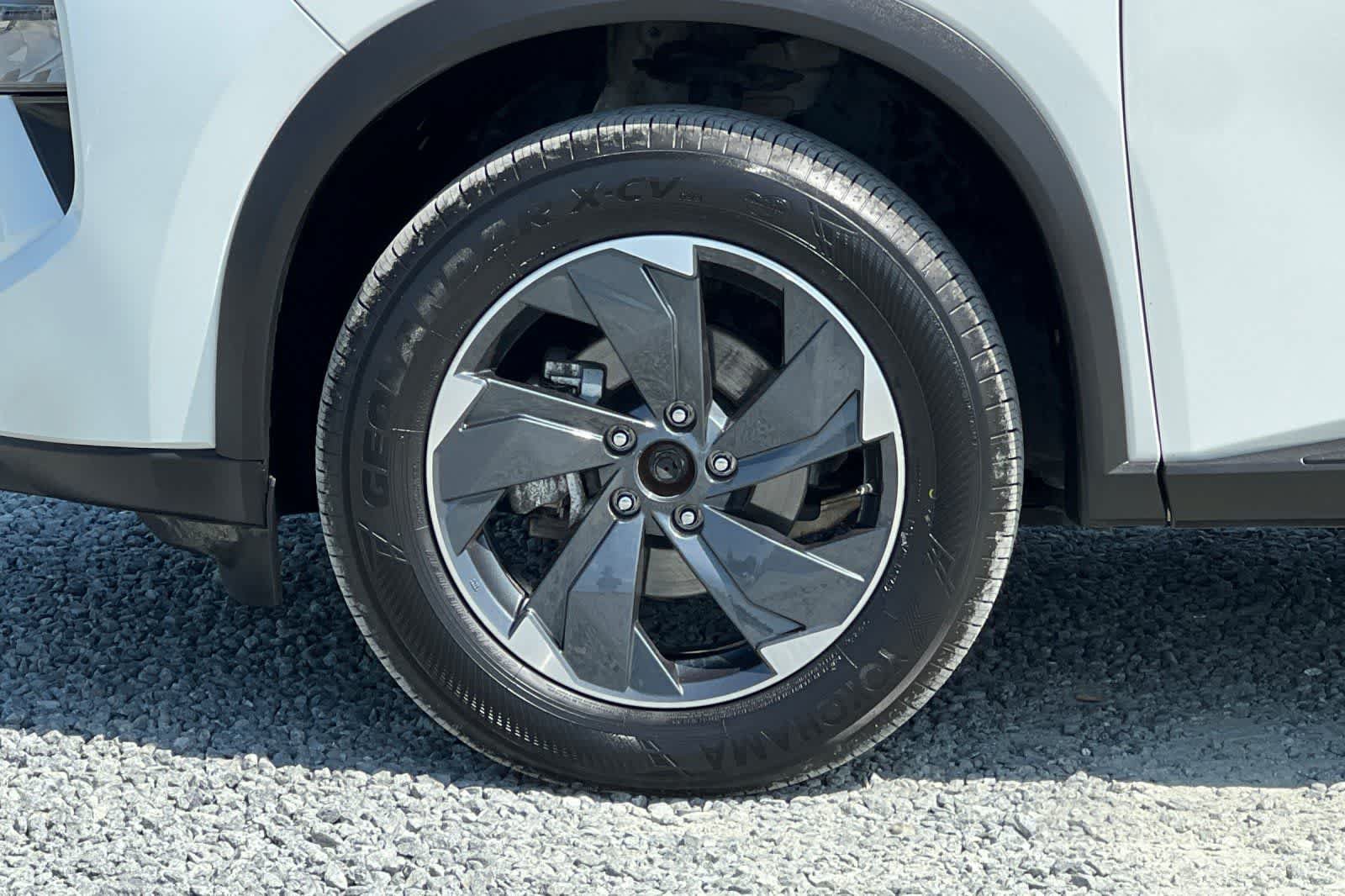 Used 2024 Nissan Rogue SV AWD/4WD image 37