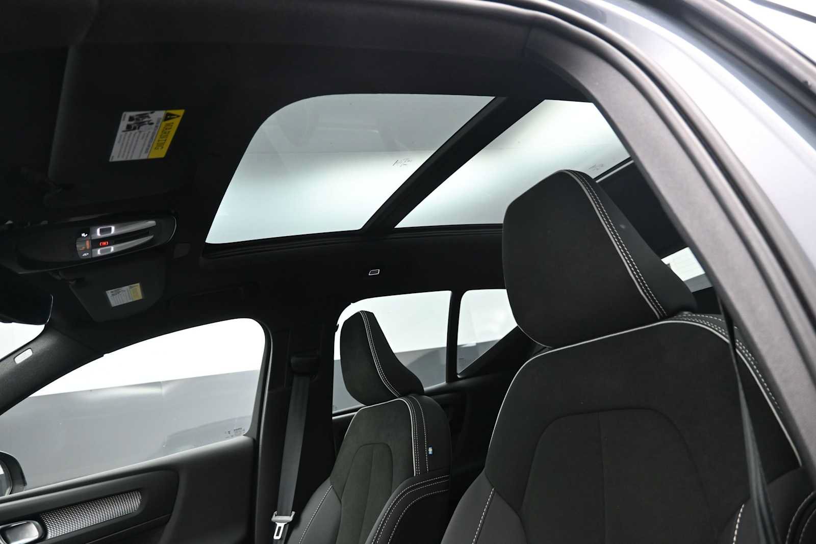 Used 2023 Volvo XC40 B5 Plus w/ Driver Assist Package AWD/4WD image 30