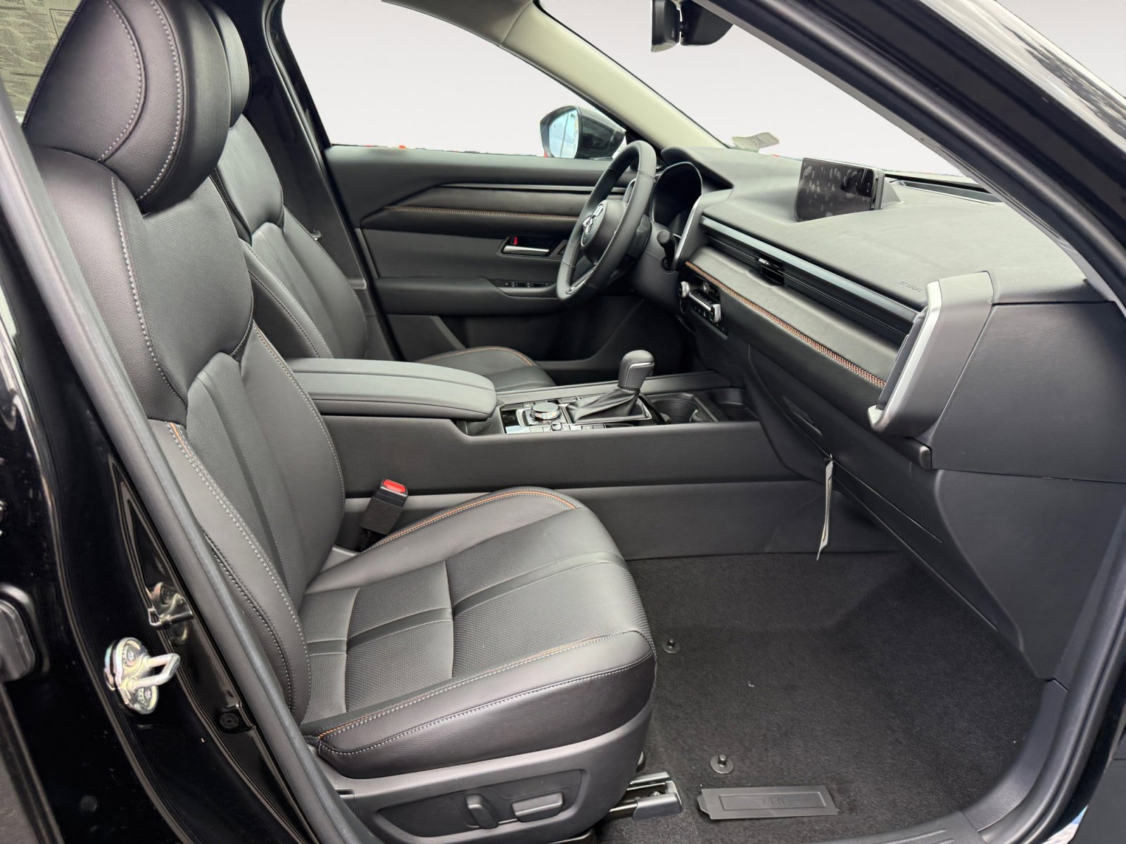 New 2026 MAZDA CX-50 AWD 2.5 Hybrid w/ Cargo Package image 19