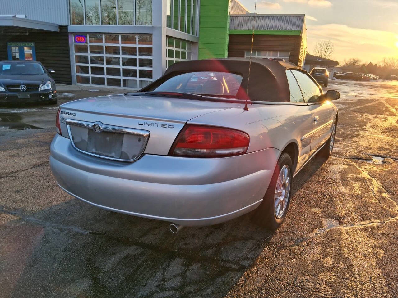 Used 2005 Chrysler Sebring Limited image 7