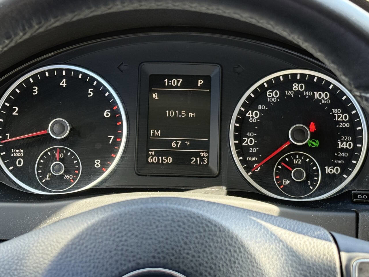 Used 2016 Volkswagen Tiguan S image 16