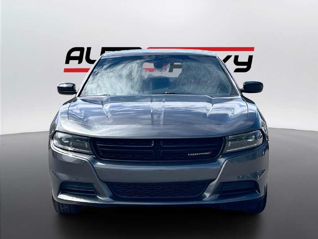 Used 2023 Dodge Charger SXT RWD image 2