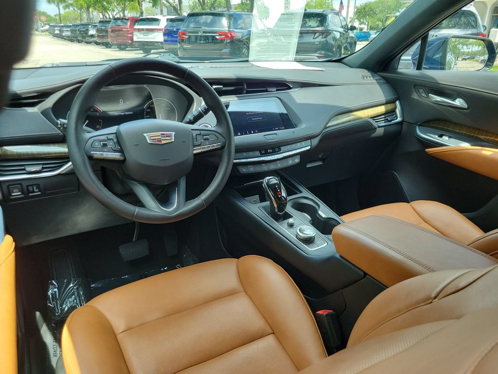 Used 2021 Cadillac XT4 Premium Luxury FWD image 11