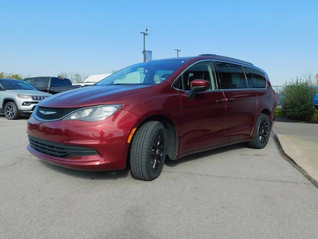 Certified 2020 Chrysler Voyager Lxi FWD image 4