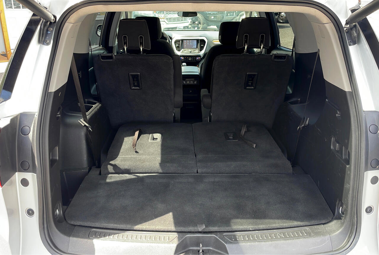 Used 2018 GMC Acadia SLE image 30