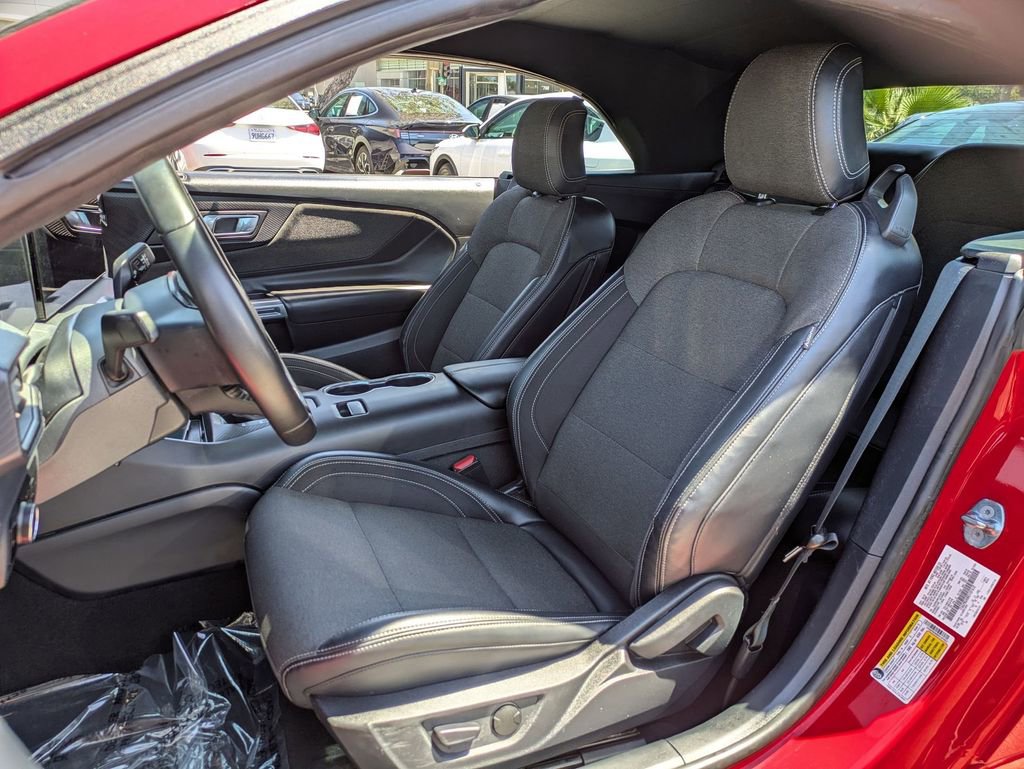 Used 2024 Ford Mustang Convertible image 23