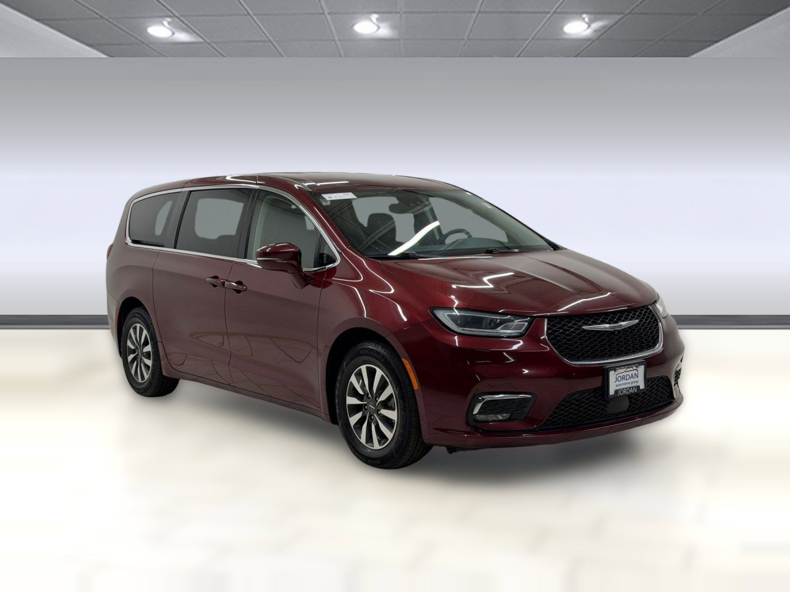 Used 2022 Chrysler Pacifica Touring-L image 6
