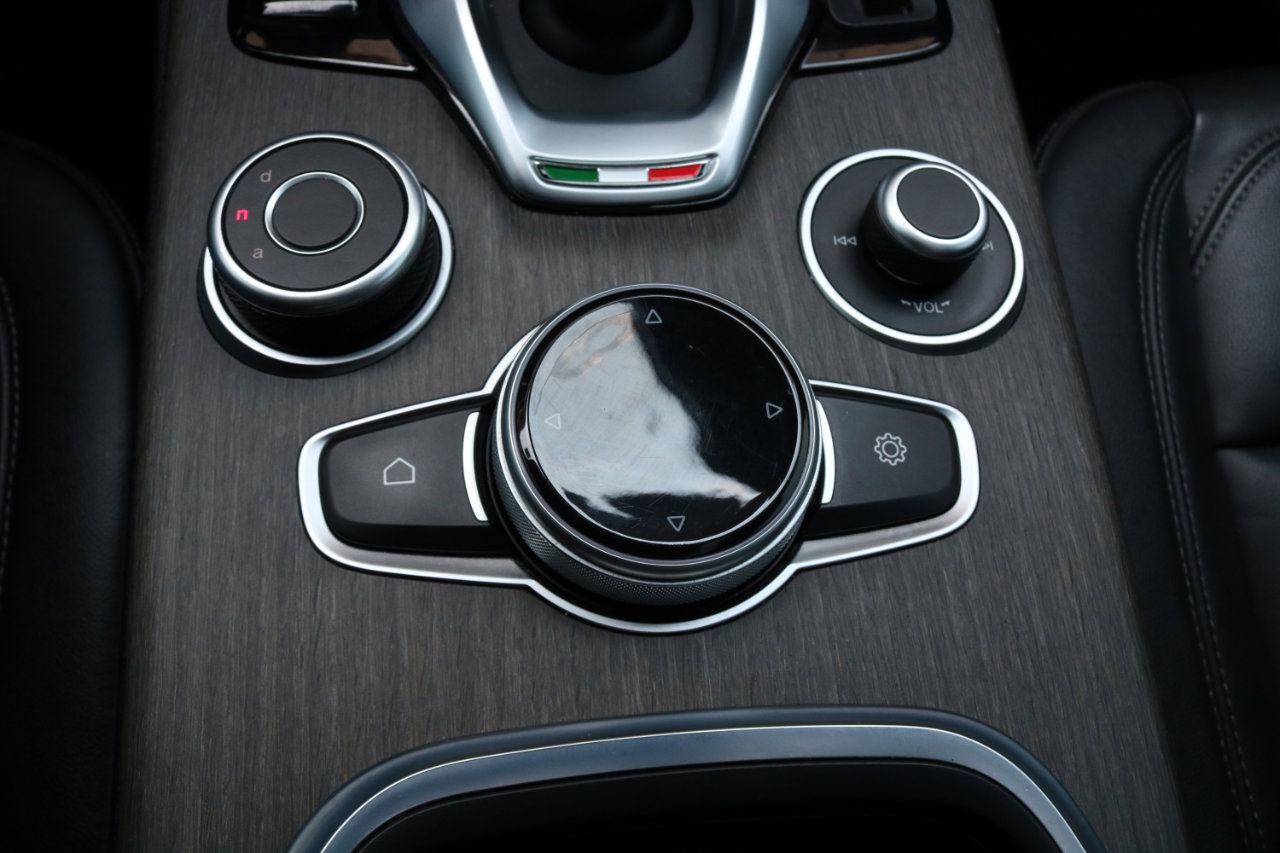 Used 2020 Alfa Romeo Stelvio Ti w/ Active Blind Spot Package image 32