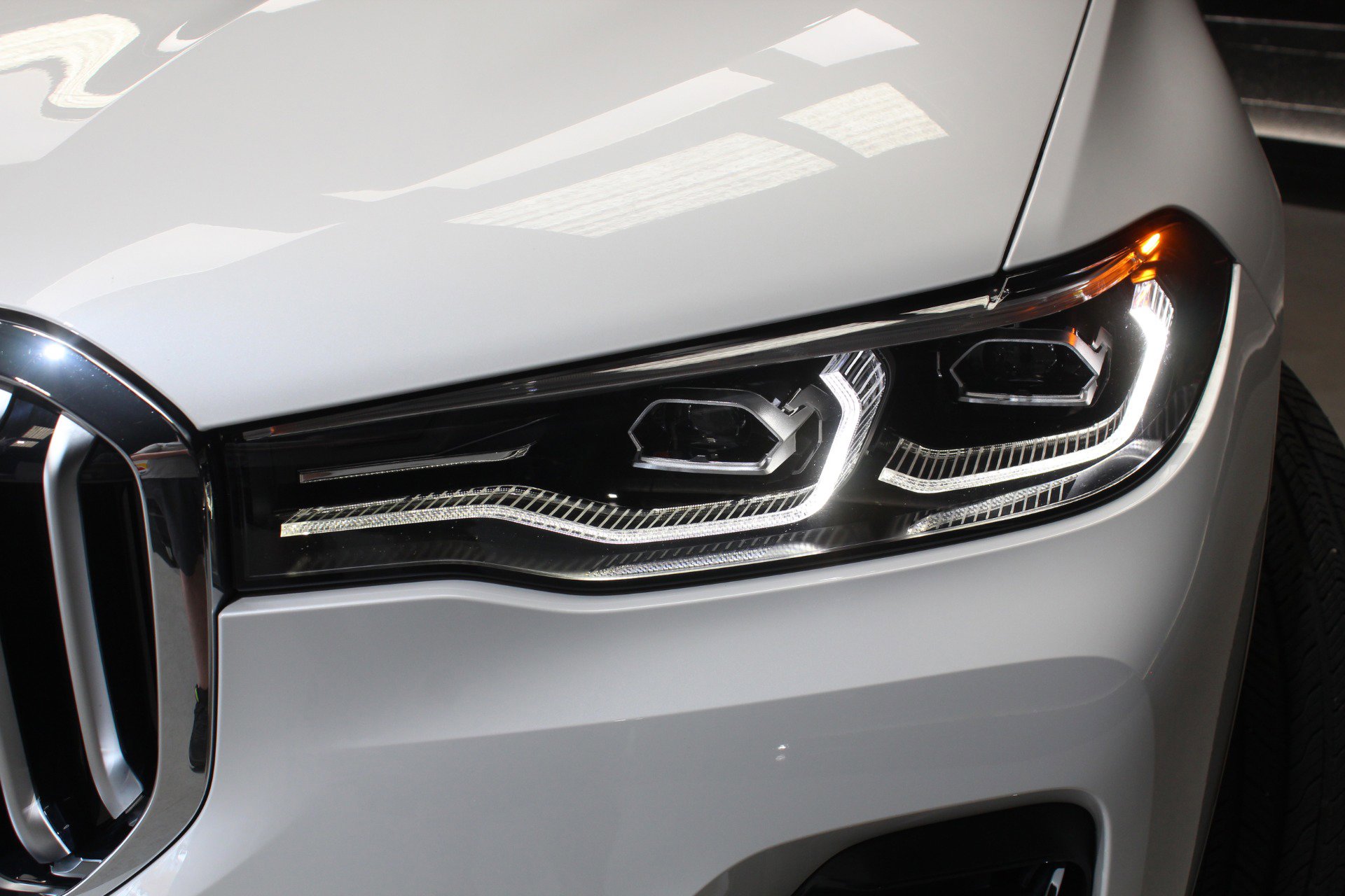 Used 2022 BMW X7 xDrive40i w/ Executive Package AWD/4WD image 6