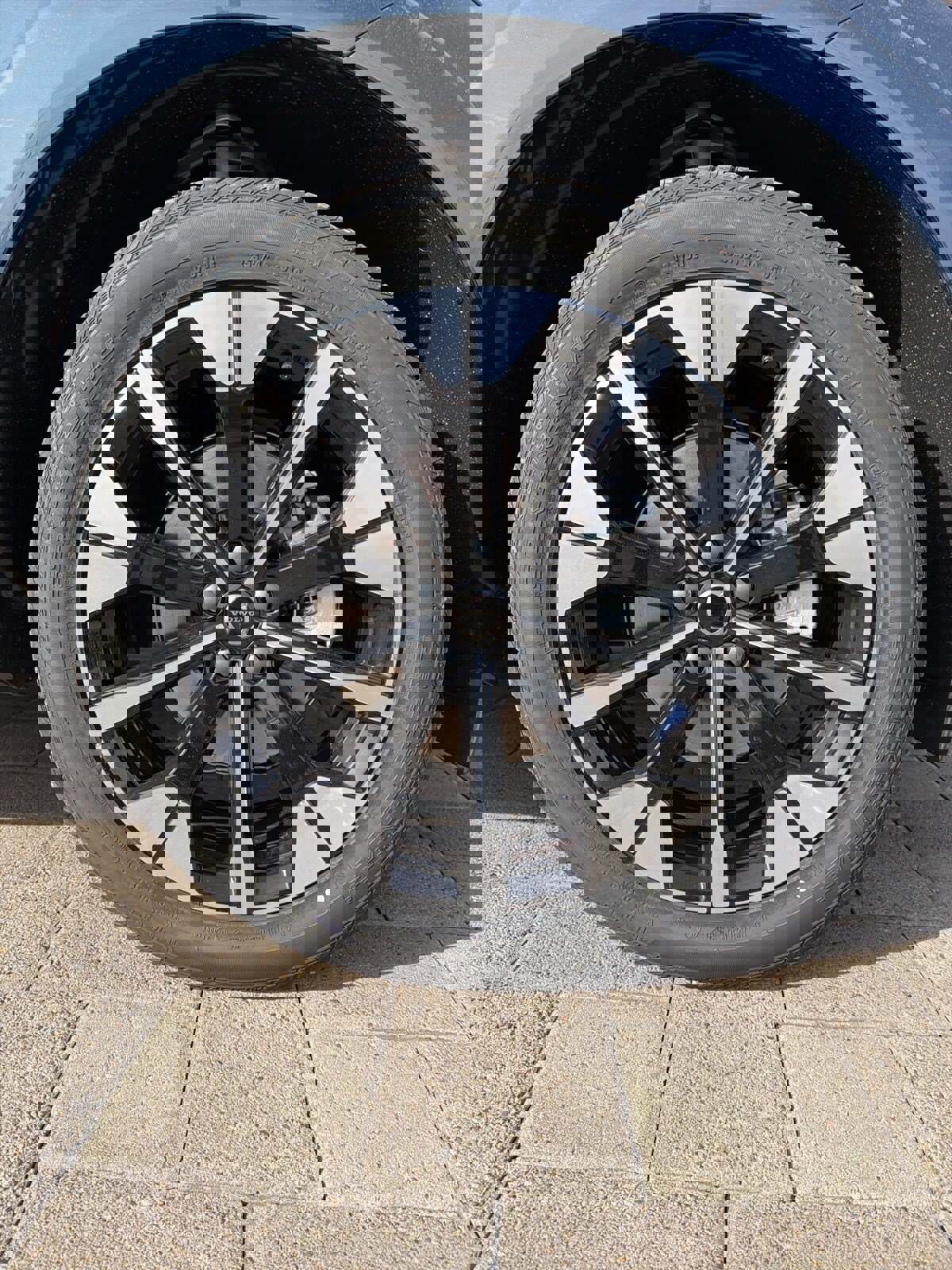 New 2026 Volvo XC60 B5 Plus w/ Protection Package Premier image 8