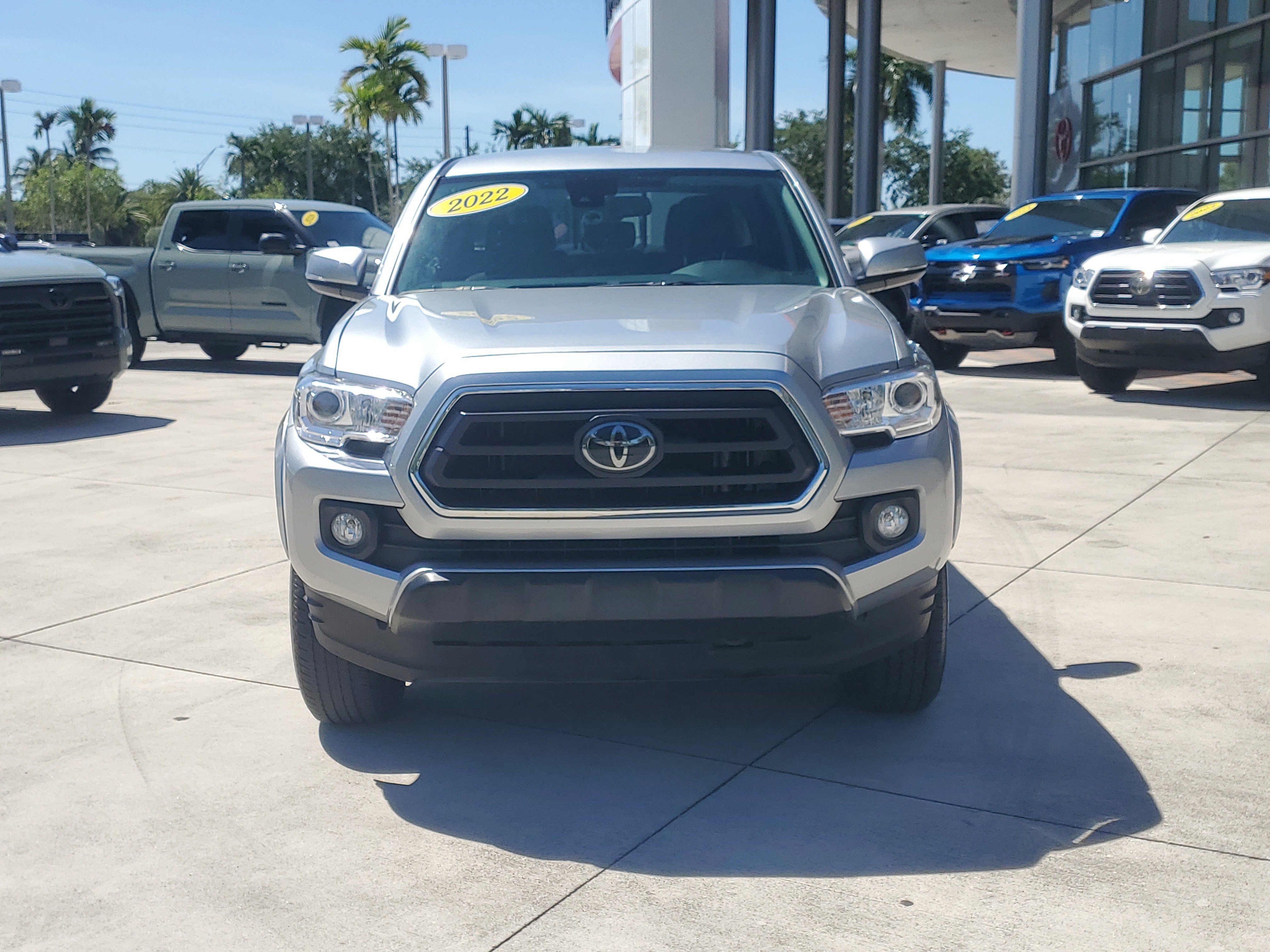 Used 2022 Toyota Tacoma SR5 w/ Technology Package RWD image 8