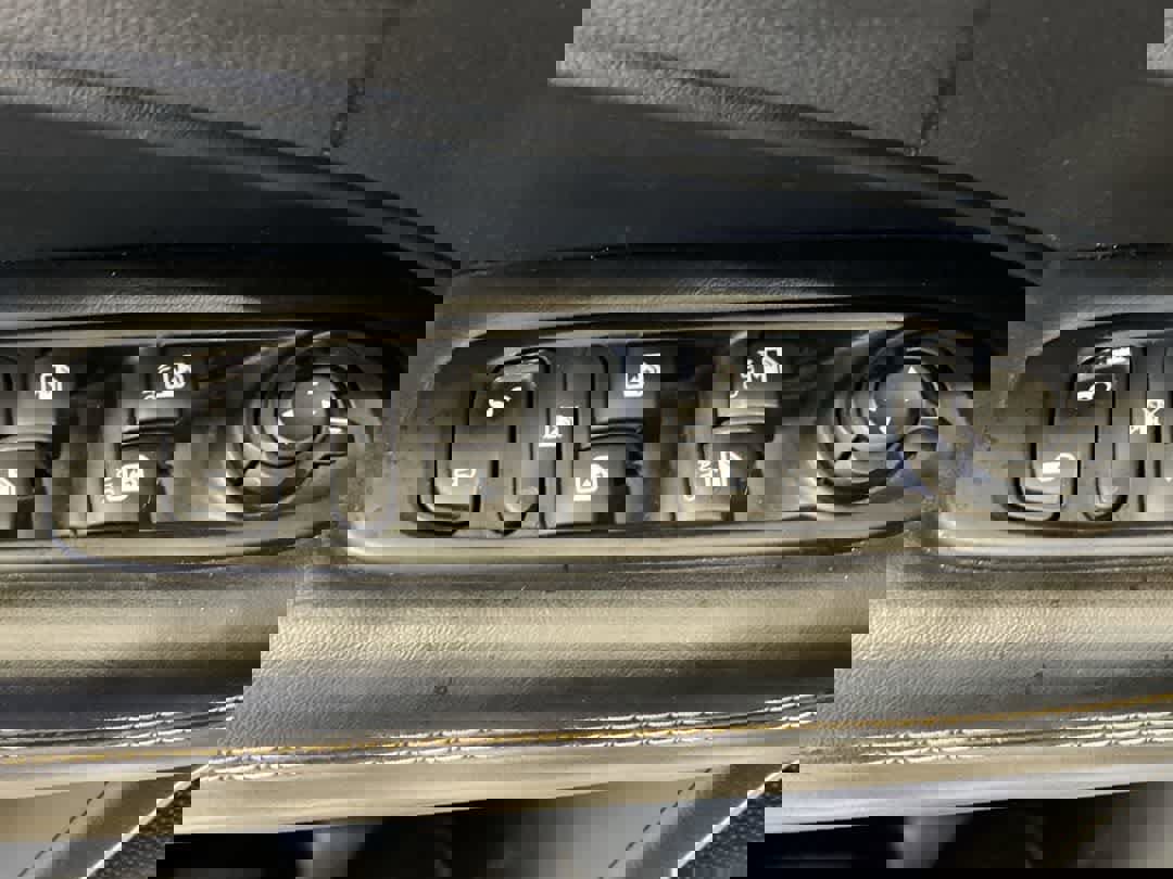 Used 2018 Jeep Compass Latitude w/ Popular Equipment Group AWD/4WD image 16