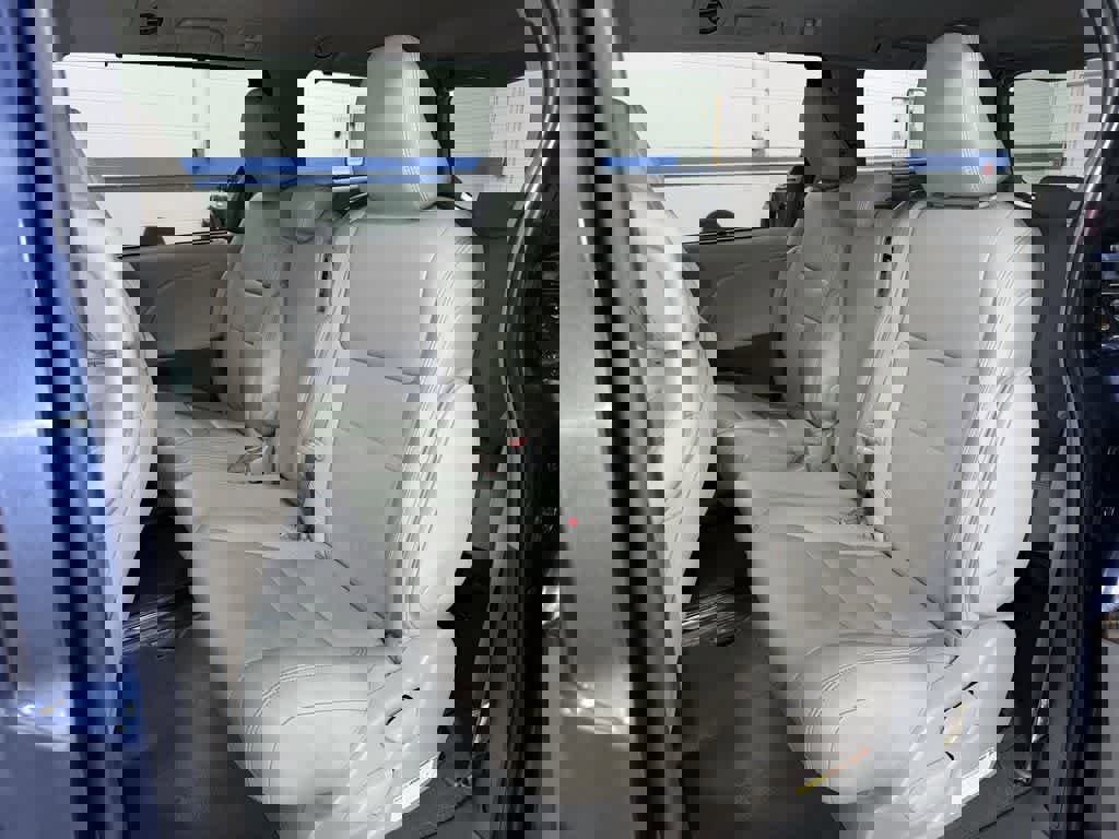 Used 2020 Toyota Sienna XLE w/ XLE Navigation Package image 17