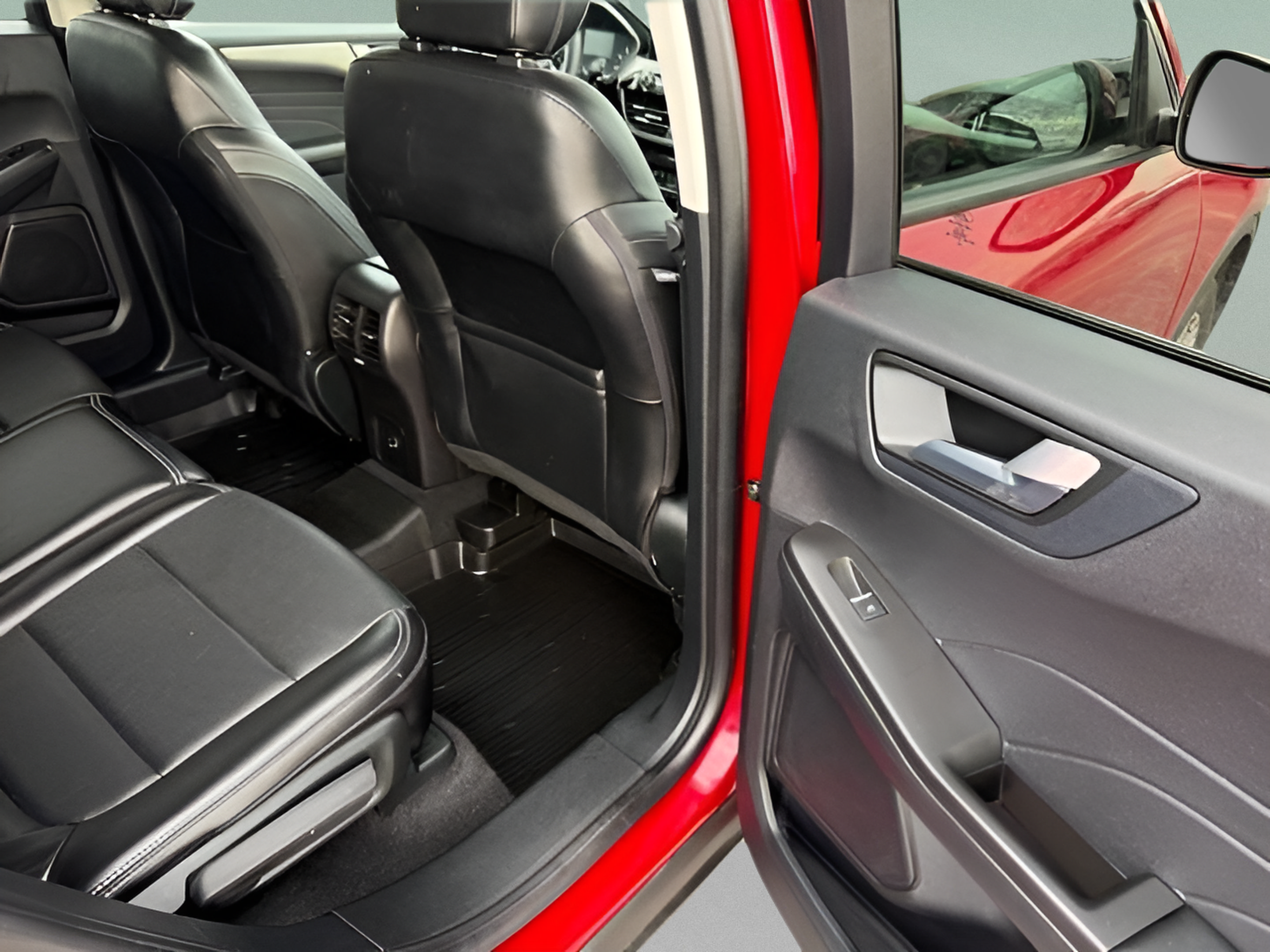 Used 2022 Ford Escape SEL AWD/4WD image 11