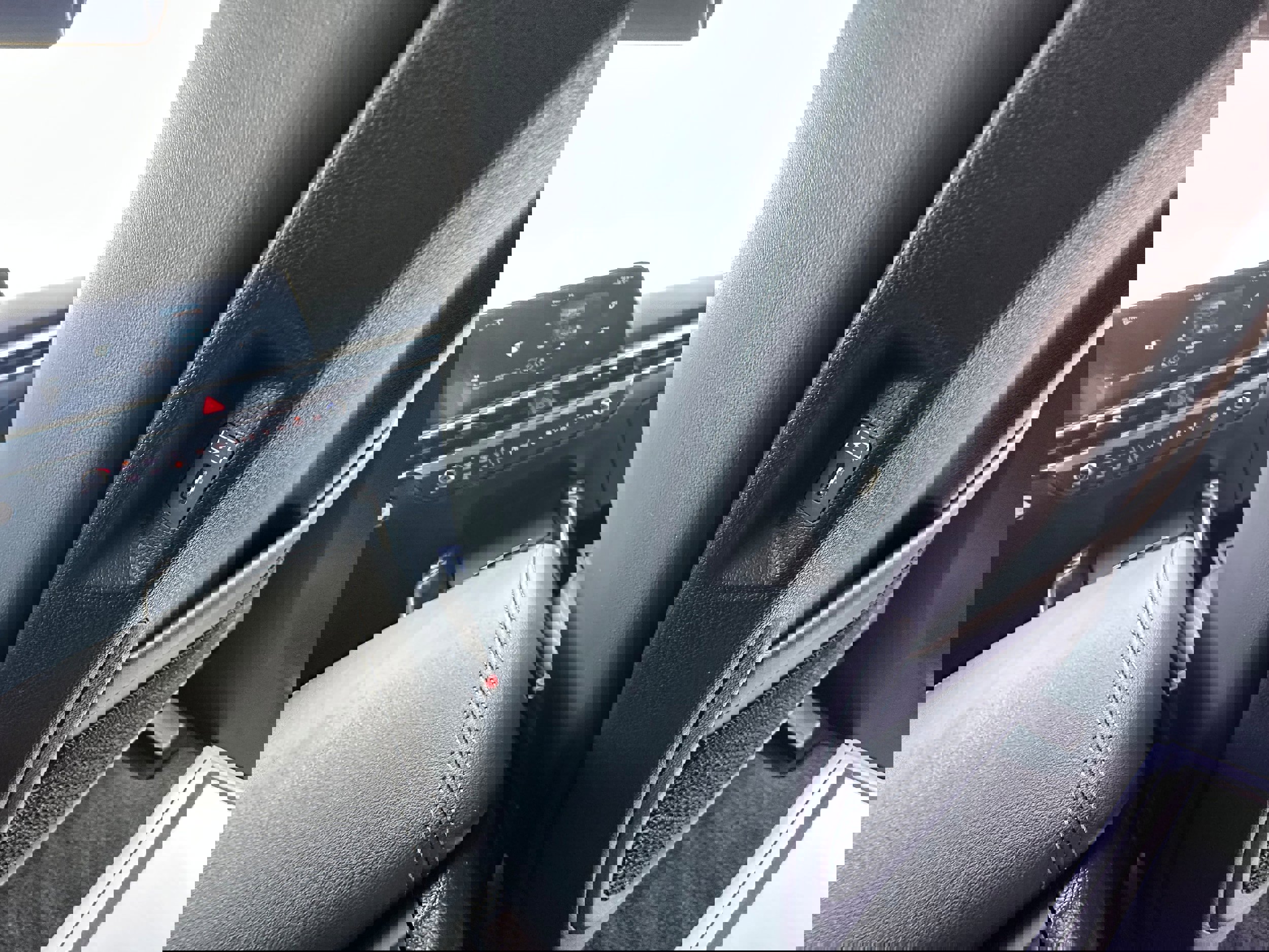 Used 2025 Kia Sorento EX image 22