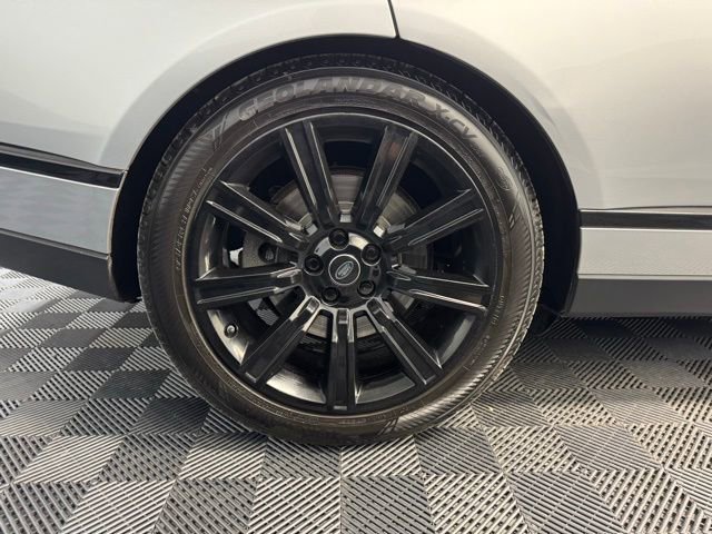 Used 2017 Land Rover Range Rover HSE image 42