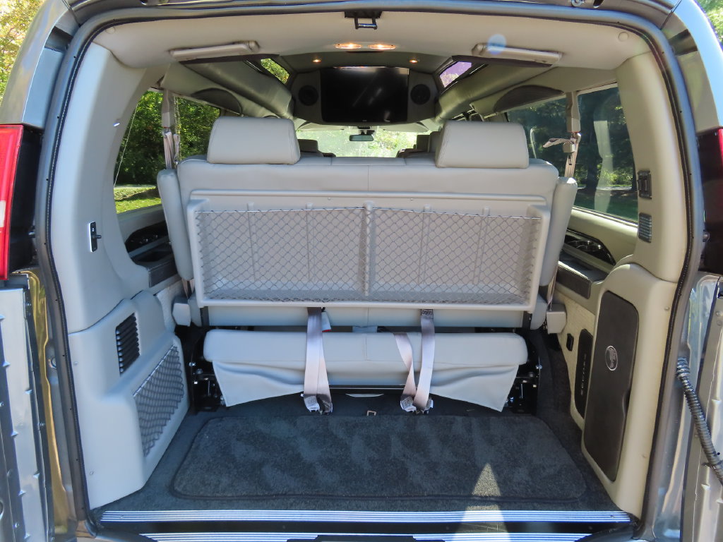 Used 2024 GMC Savana 2500 Extended w/ Driver Convenience Package RWD image 23