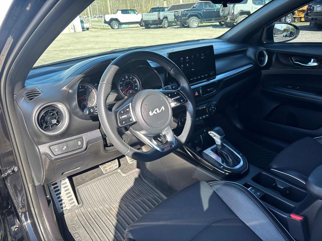 Used 2022 Kia Forte GT-Line w/ GT-Line Premium Package image 13